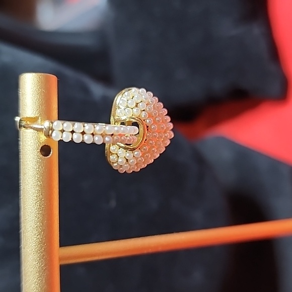 Hoop Heart Faux Pearl Earrings - Picture 2 of 6